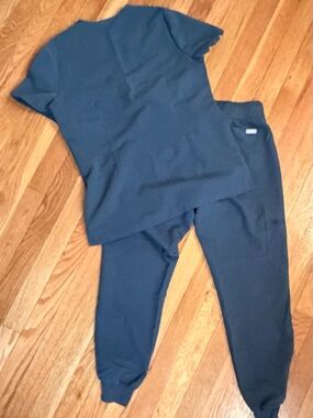 Figs Women's Scrub Set in Navy Blue